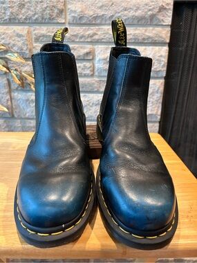 Dr. Martens 2976 Chelsea Boots Men’s 12 Blue-to-Black Gradient